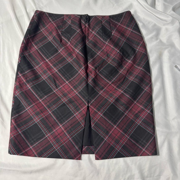 White House Black Market Plaid Skirt Black and Red Size 6 - Picture 2 of 11